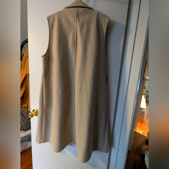 Zara women's sleeveless vest - Picture 2 of 4